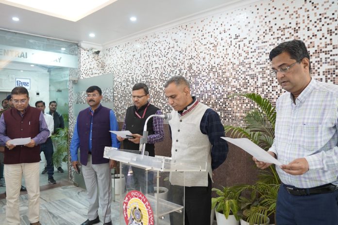 प्रयागराज मण्डल में मनाया गया संविधान दिवस