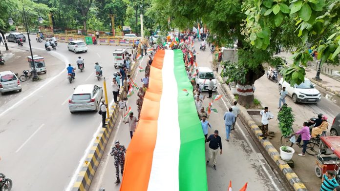 78वें स्वतंत्रता दिवस की पूर्व संध्या पर निकाली गई तिरंगा यात्रा