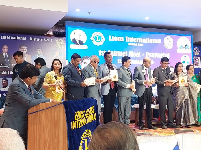 लायंस इंटरनेशनल (डिस्ट्रिक्ट 321 ई) की वर्ष 2026-27 की प्रथम कैबिनेट सभा का आयोजन देर रात रविवार को प्रयागराज (नैनी)में स्थित होटल रमांशा इन में संपन्न हुआ। दारागंज इलाके में एक वृद्धाश्रम लायंस क्लब बनाएगा-उदय चांदनी