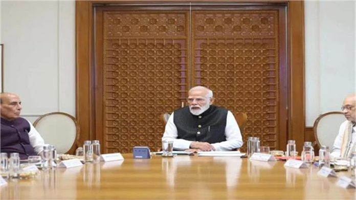 PM मोदी और केंद्रीय मंत्रियों के बीच हुई उच्चस्तरीय बैठक, राष्ट्रीय सुरक्षा सलाहकार अजीत डोभाल भी रहे मौजूद