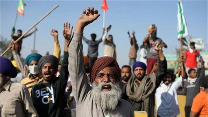 भारत-अमेरिका ट्रेड डील के खिलाफ प्रदर्शन कर रहे किसानों को पुलिस ने हिरासत में लिया