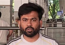 PM मोदी के ऐलान पर अभिजीत दिपके का तीखा जवाब, बोले— धर्मेंद्र प्रधान दें इस्तीफा