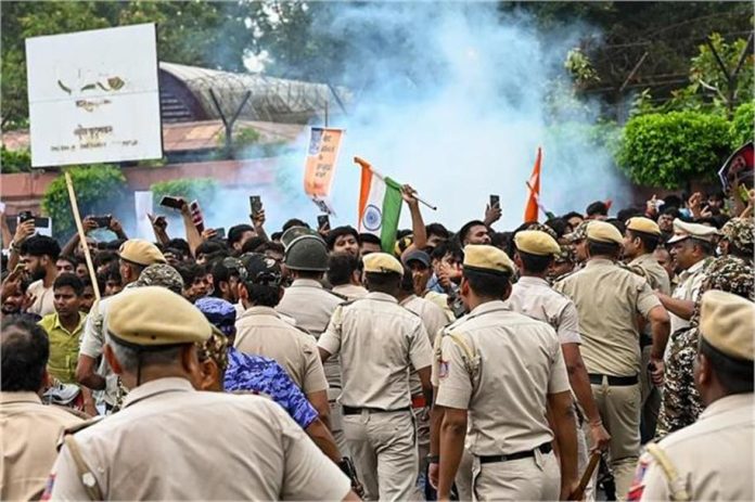 NEET विरोध के बीच बड़ा फैसला: दिल्ली पुलिस कमिश्नर को NSA के तहत हिरासत की शक्तियाँ मिलीं