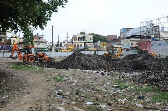 38 साल बाद बड़ी कार्रवाई: 100 करोड़ की जमीन कब्जामुक्त, 3 JCB से चला बुलडोजर, भू-माफिया में हड़कंप