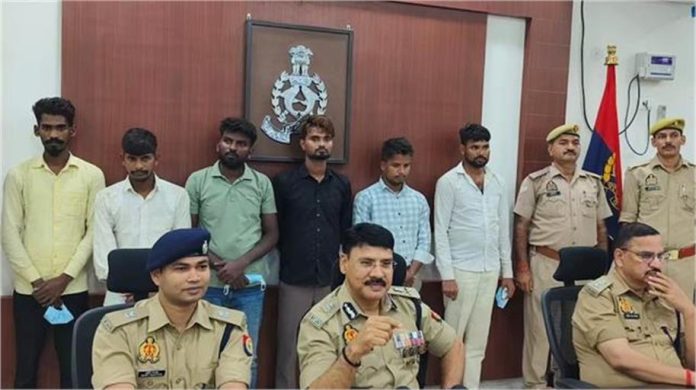 महाठगी का बड़ा खुलासा: नौकरी और आयुर्वेद के नाम पर 60 हजार लोगों से करोड़ों की ठगी, 6 आरोपी गिरफ्तार