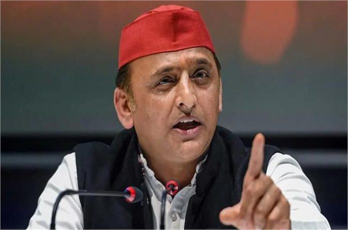 स्कूल बंद करने का आरोप: अखिलेश यादव का BJP पर हमला, बोले—UP में 22 हजार प्राइमरी विद्यालय किए गए बंद