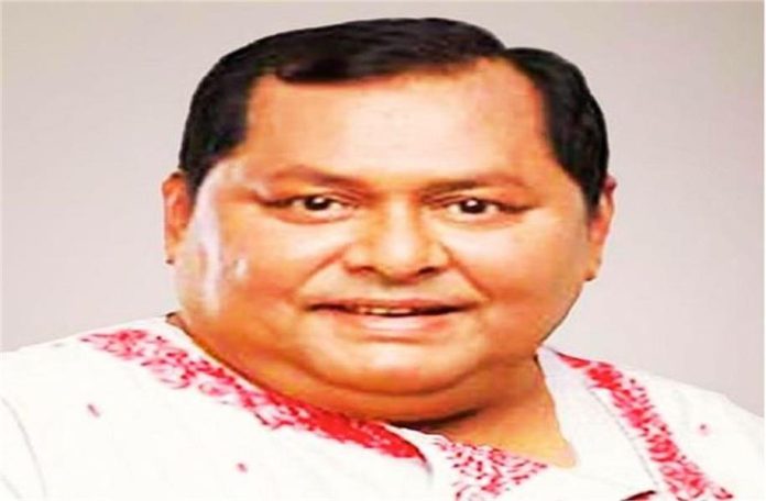 नेपाल की भीषण बाढ़ में फंसे मशहूर अभिनेता और उनकी पत्नी, जानें तबाही के बीच किस हाल में हैं एक्टर?