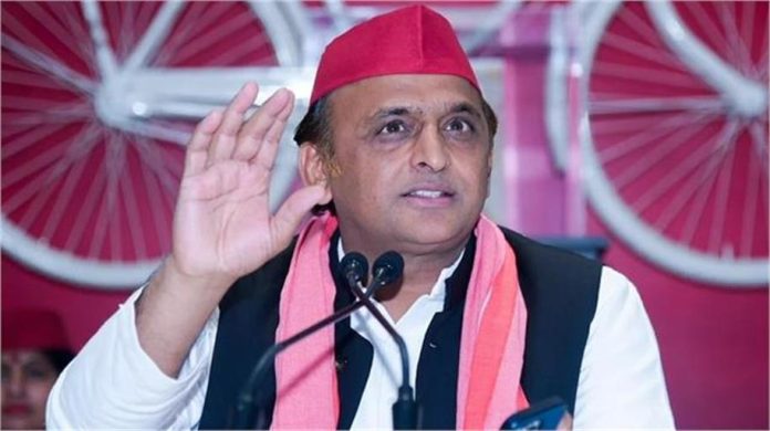 विधानसभा में सस्पेंशन पर सियासी तूफान: अखिलेश बोले– ‘सरकार या वॉटर फिल्टर?’ कांग्रेस ने भी घेरा