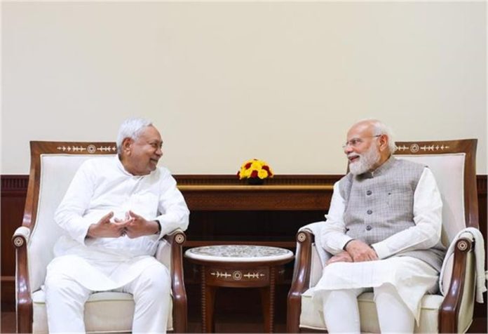 उपचुनाव में BJP की हार के बाद दिल्ली में हलचल, PM मोदी से मिले नीतीश कुमार