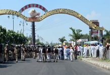 अंबाला में भयंकर तनाव, स्कूल के बाहर चले आंसू गैस के गोले, प्रदर्शनकारियों ने जाम किया NH-44