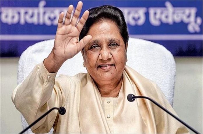 आंबेडकर प्रतिमा विवाद पर मायावती का बड़ा बयान, बोलीं- सभी धर्मों की मान्यताओं का सम्मान जरूरी