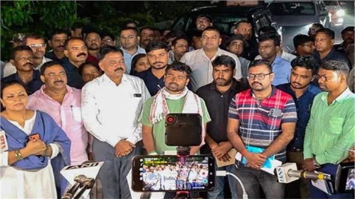 कल विधानसभा का घेराव करेंगे छात्र, 5 घंटे मीटिंग के बाद भी सरकार से नहीं बनी सहमति