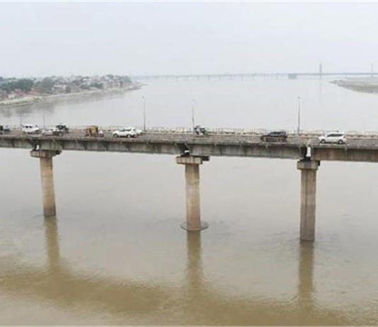 प्रयागराज में बारिश से बढ़ा गंगा-यमुना का जलस्तर, प्रशासन अलर्ट
