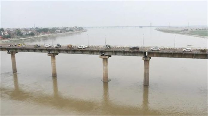 प्रयागराज में बारिश से बढ़ा गंगा-यमुना का जलस्तर, प्रशासन अलर्ट