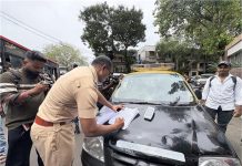 महाराष्ट्र में ऑटो-टैक्सी चालकों को मराठी जानना होगा अनिवार्य, सैकड़ों चालकों को नोटिस