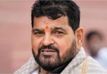फिर बढ़ीं बृजभूषण सिंह की मुश्किलें, WFI के पूर्व अध्यक्ष के खिलाफ 4 महिला पहलवान पहुंचीं दिल्ली कोर्ट