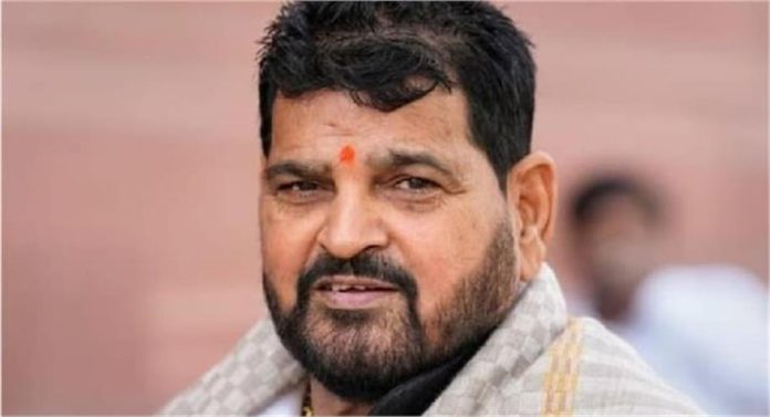 फिर बढ़ीं बृजभूषण सिंह की मुश्किलें, WFI के पूर्व अध्यक्ष के खिलाफ 4 महिला पहलवान पहुंचीं दिल्ली कोर्ट