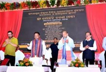 ओडिशा के मुख्यमंत्री माझी ने 960 करोड़ रुपये की लागत वाली परियोजनाओं का उद्घाटन, शिलान्यास किया