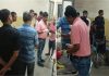 घर का दरवाजा खुलते ही अंधाधुंध फायरिंग, रिटायर्ड दंपती की मौत, बेटे की हालत गंभीर