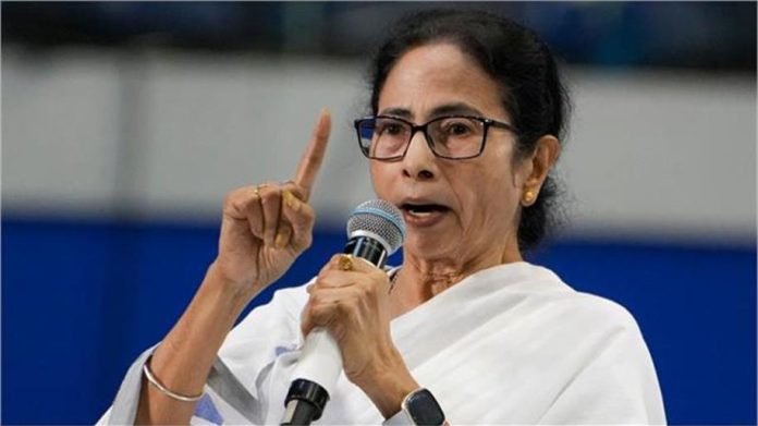निर्वाचन आयोग के फैसले के खिलाफ ममता बनर्जी को बढ़ी राहत, याचिका पर जल्द सुनवाई करेगा उच्चतम न्यायालय निर्वाचन आयोग के फैसले के खिलाफ ममता बनर्जी को बढ़ी राहत, याचिका पर जल्द सुनवाई करेगा उच्चतम न्यायालय