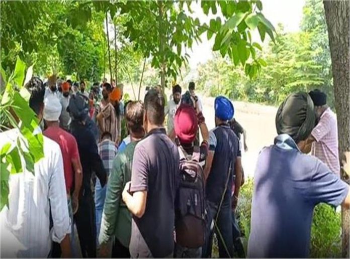 अमृतसर: नहर में दरार पड़ने से आसपास के इलाकों में घुसा पानी, प्रशासन ने संभाला मोर्चा