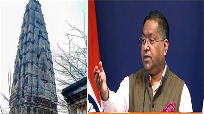 100 साल से ज्यादा पुराने हिंदू मंदिर तोड़े जाने से भड़का भारत