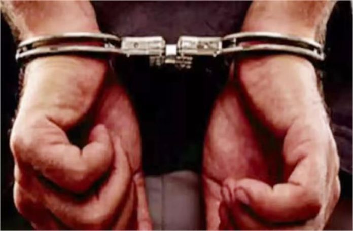 महाराष्ट्र के बीड में कार से 35 लाख रुपये का गांजा जब्त, चालक गिरफ्तार
