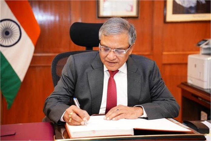 जिन राज्यों में SIR पूरा हुआ, वहां छूट गए और नए मतदाताओं के लिए विशेष अभियान चलाएं : आयोग जिन राज्यों में SIR पूरा हुआ, वहां छूट गए और नए मतदाताओं के लिए विशेष अभियान चलाएं : आयोग