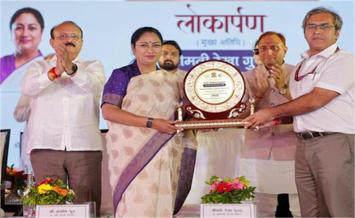 रेखा गुप्ता ने गोबर से गैस बनाने वाले बायोगैस संयंत्र का उद्घाटन किया