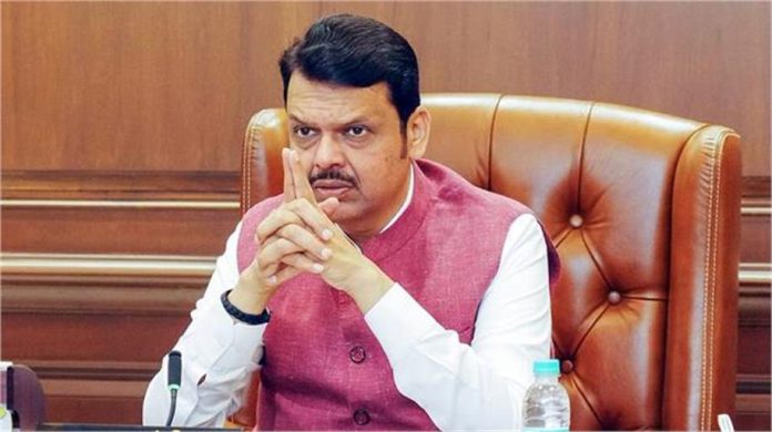 कांग्रेस और सीजेपी के बीच अराजकता फैलाने की होड़, यह आंदोलन राजनीतिक हो गया : फडणवीस