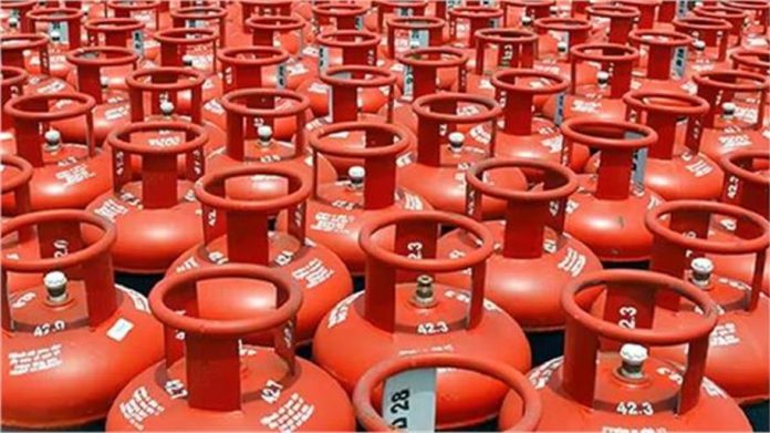 e-KYC न कराने पर 1.14 लाख उपभोक्ताओं की LPG आपूर्ति बंद, रसोई गैस के लिए बढ़ी परेशानी