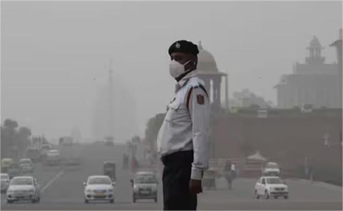 दिल्ली-NCR की हवा हुई खराब, GRAP-1 के प्रतिबंध लागू, कोयले और लकड़ी के इस्तेमाल पर रोक