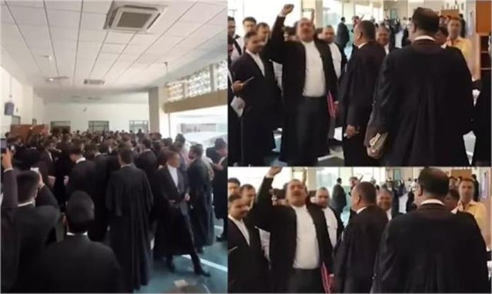 इलाहाबाद हाईकोर्ट में वकीलों का हंगामा, मेज-कुर्सियां तोड़ने का आरोप; CCTV से होगी पहचान