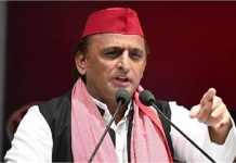 सवालों से डरने वाली सरकार लोकतंत्र को कमजोर करती है : अखिलेश