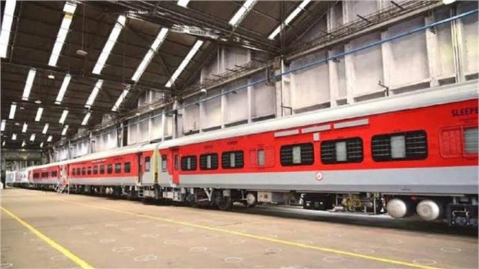 भारत ने बांग्लादेश को भेजे 200 में से पहले 18 रेल कोच, 915 करोड़ रुपए का समझौता भारत ने बांग्लादेश को भेजे 200 में से पहले 18 रेल कोच, 915 करोड़ रुपए का समझौता